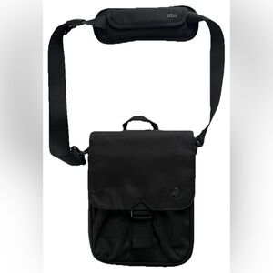 STM Messenger Bag Black Tablet iPad Shoulder Bag Padded Strap Compact Carry